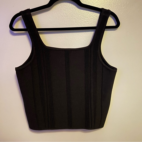 Ribbed Cropped Tank Top - Picture 6 of 6